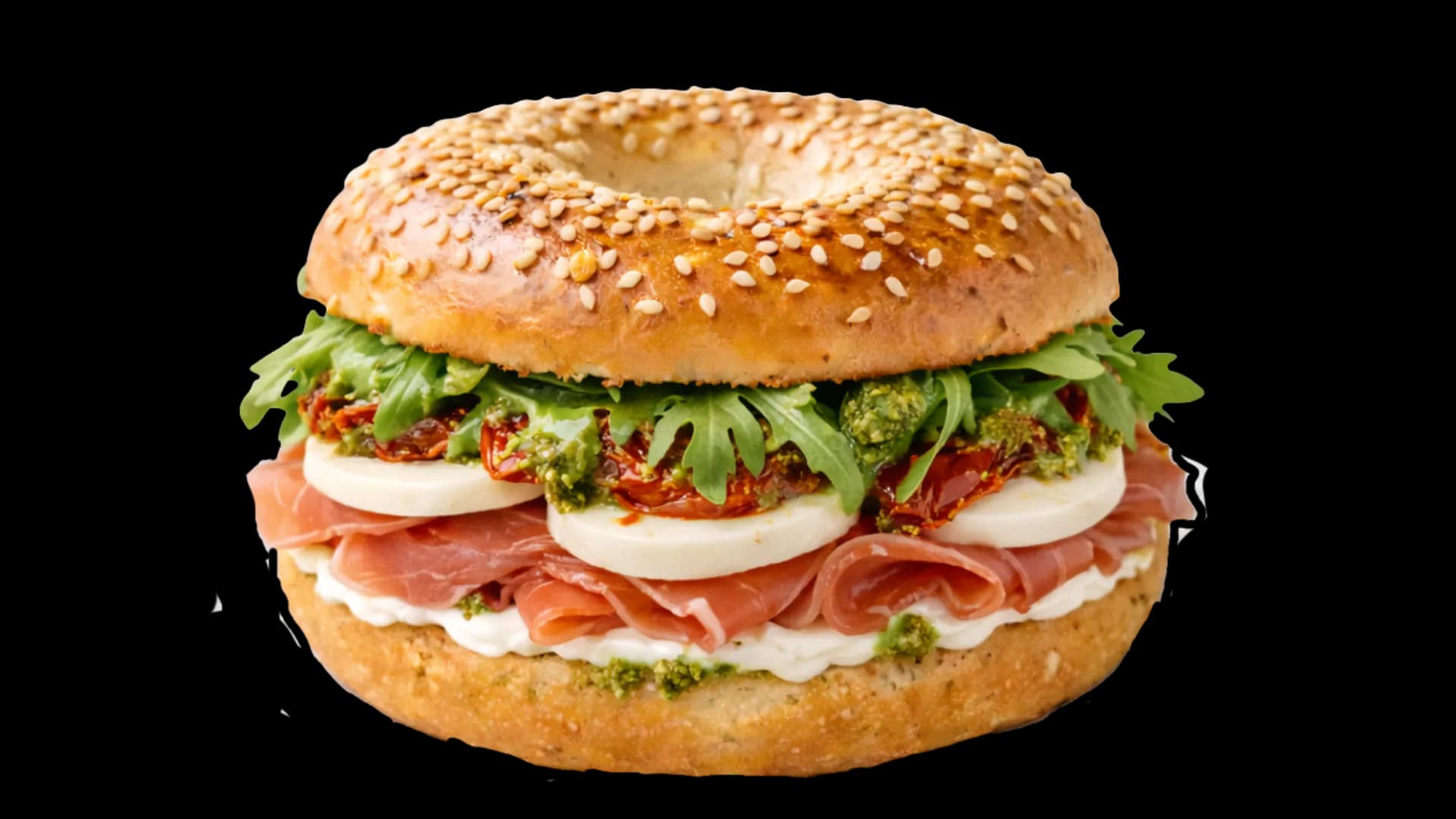 Bagels maison fraîchement cuits avec graines de sésame